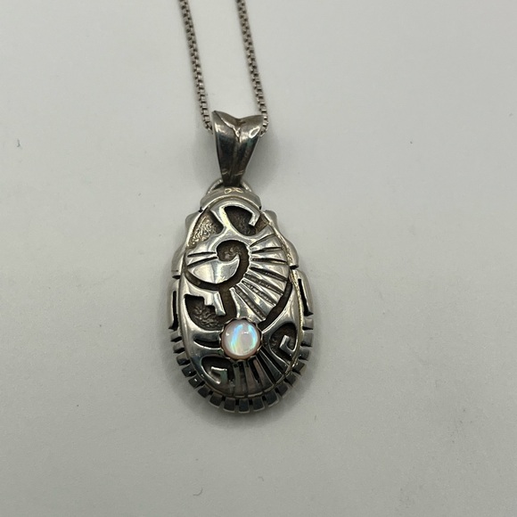 Jewelry - Silver Pendant Necklace with Mother of Pearl accent Native American